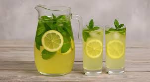 Domaća limunada: Osvježenje i kreativnost u vašoj čaši